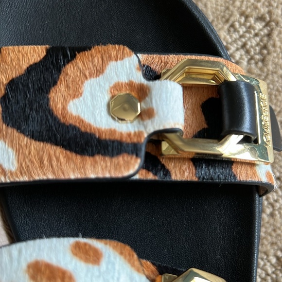Louise et Cie Black and Tan Leopard Animal Print Buckle Slide Sandals - Picture 4 of 9